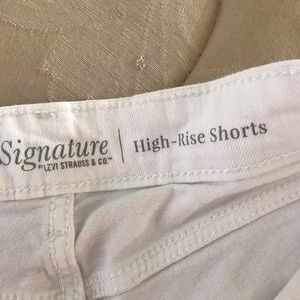 Signature Levi shorts